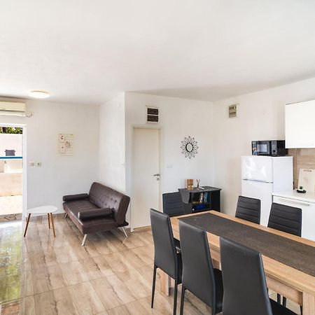 Sea-Views Brazza Apartments With Private Pool Milna (Brac) Exterior foto