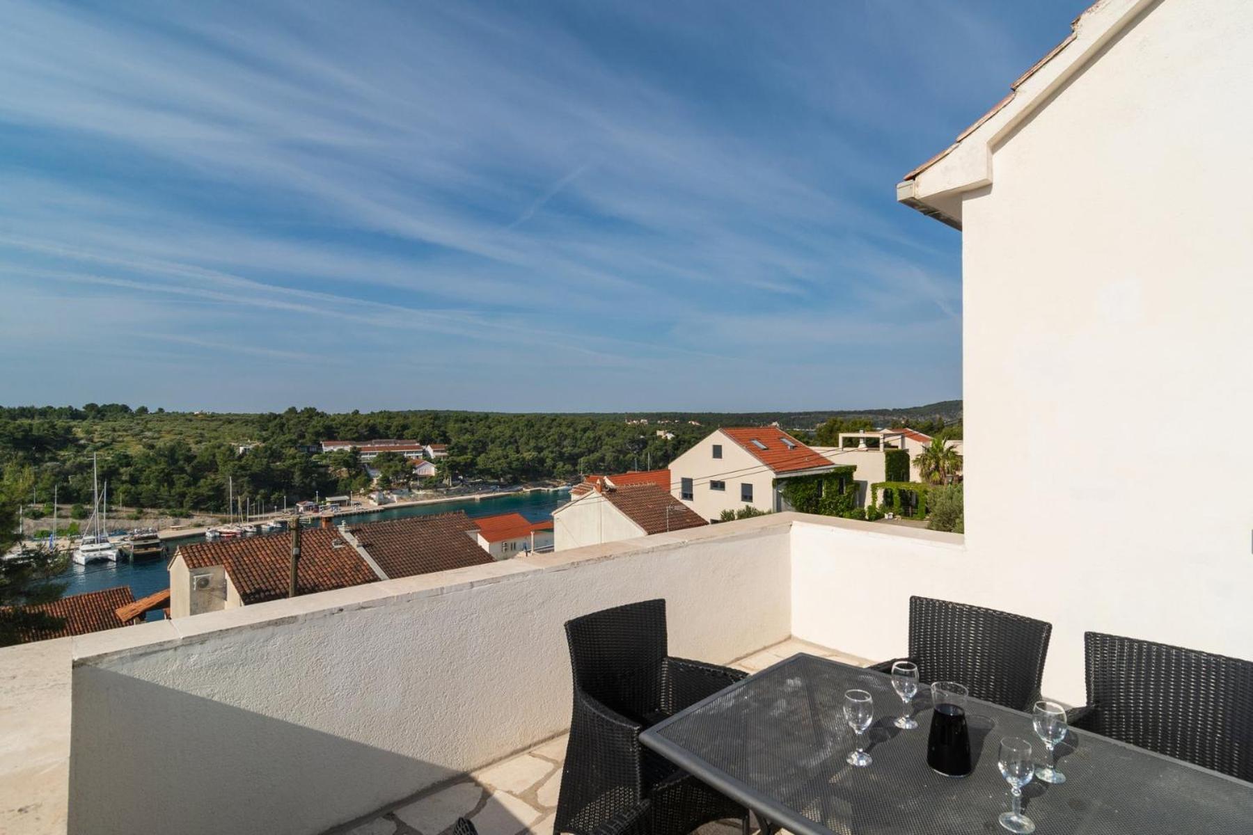 Sea-Views Brazza Apartments With Private Pool Milna (Brac) Exterior foto