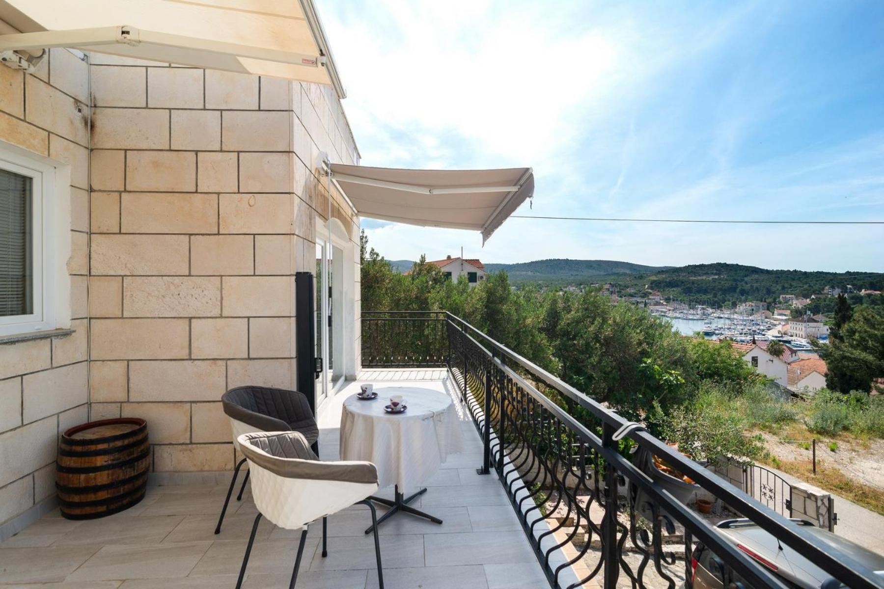Sea-Views Brazza Apartments With Private Pool Milna (Brac) Exterior foto